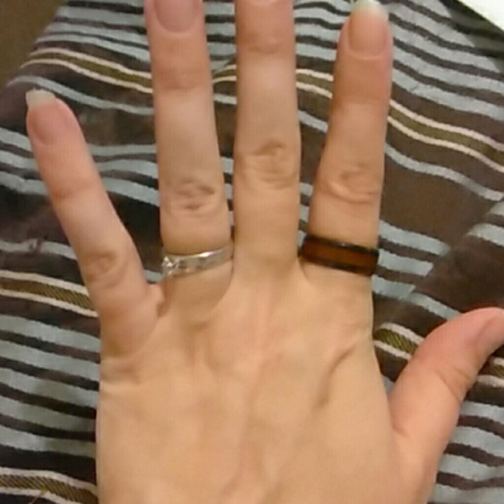 Ring - Picture 3 of 3